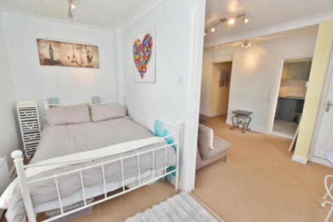 Bedroom - Lounge