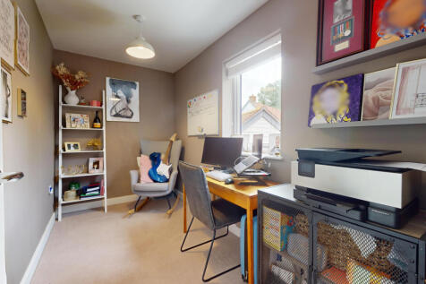BEDROOM 4