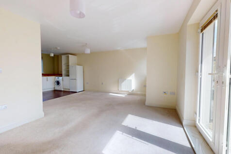 LOUNGE / DINING ROOM
