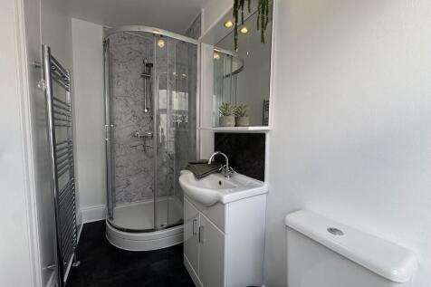 Bathroom-6F5C1B07...