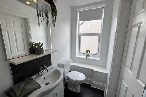 Bathroom-84F1B810...