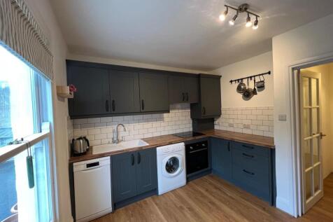 Kitchen 2.jpg