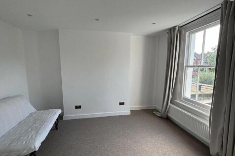 Bedroom 2.JPG