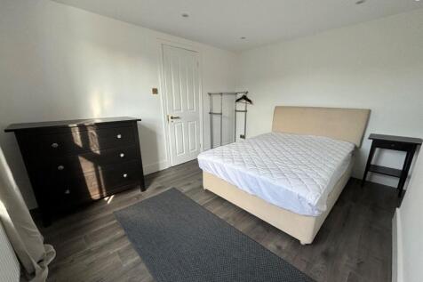 bedroom 3.5.JPG