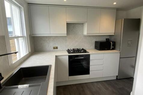 Kitchen 2.JPG