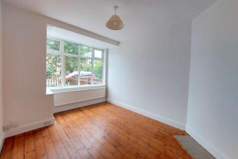 Living Room/Dining