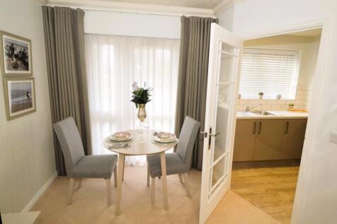 Showroom Apartmen