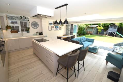 Open Plan Kitchen/Family Room