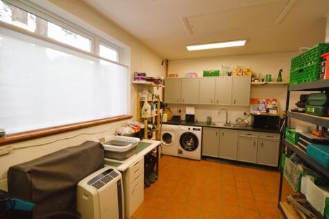 Garage/Utility