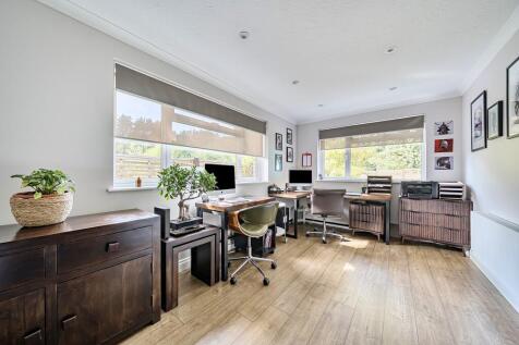 Family room/Office/Bed 5