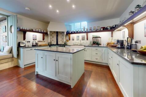 High-St-Swanage-Kitchen.jpg