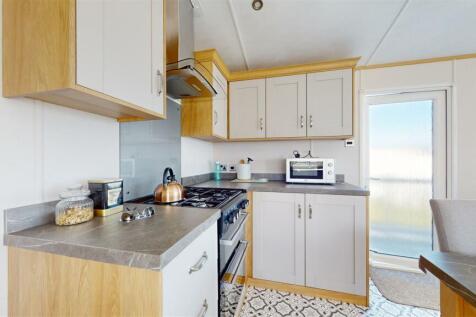 Kitchen2.jpg