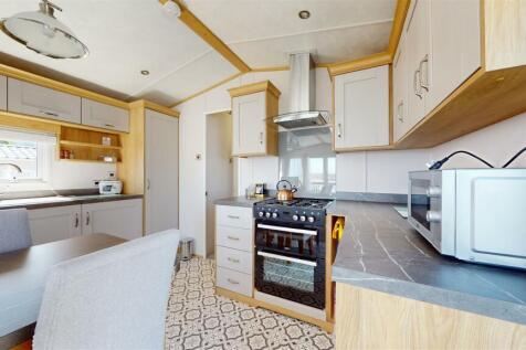 Kitchen1.jpg