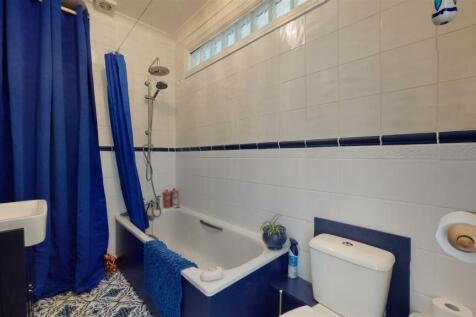 Bathroom (4).jpg