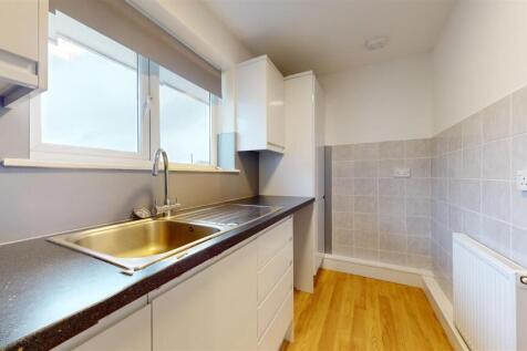 Kitchen 2.jpg