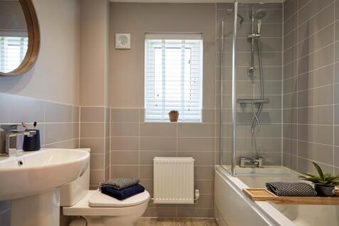 Family bathroom in the Chester 4 bedroom home