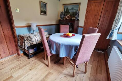 Dining Room-Snug