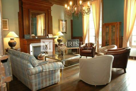 Living-room Wooden floor Chandelier Fireplace