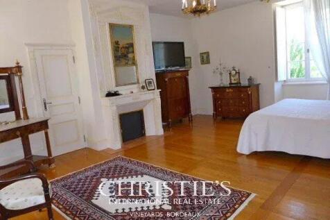 Bedroom Wooden floor Chandelier Fireplace