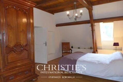 Bedroom Wooden floor Chandelier
