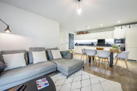 Living Room  (Main)