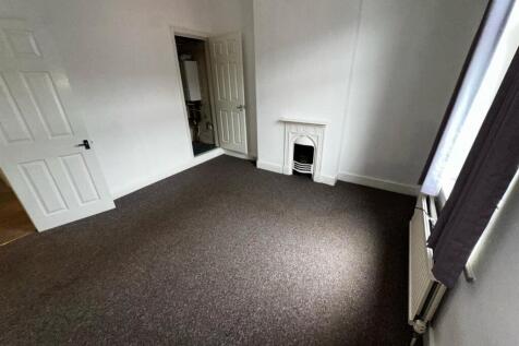Bedroom 1.JPG