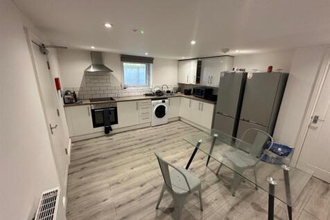 Kitchen (2).jpg