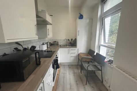 Kitchen area.jpg