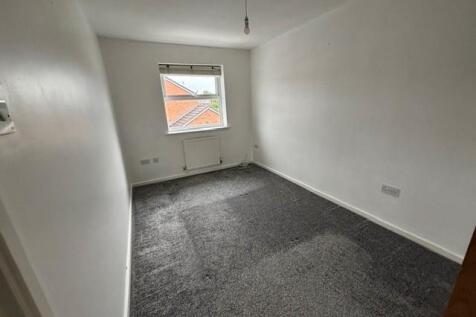 Bedroom 1.jpg