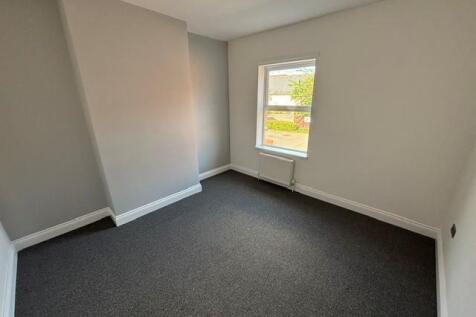 Front bedroom.jpg
