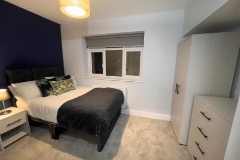 Bed 6.jpg