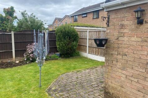 Rear garden (2).jpg