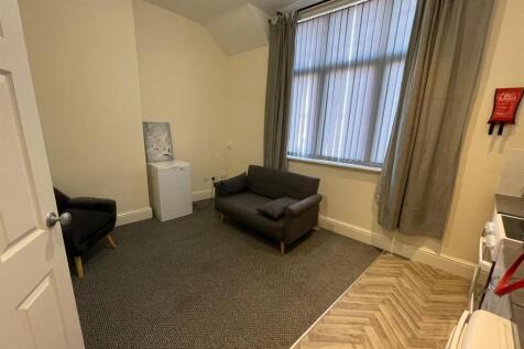 Flat 3 Lounge.jpg