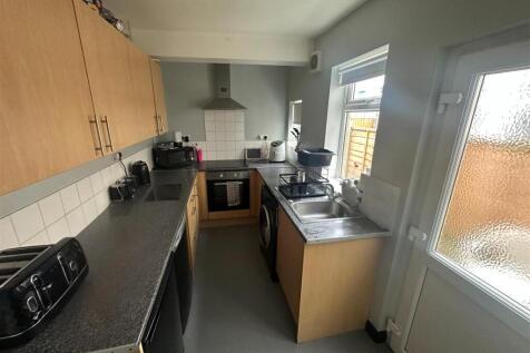 Kitchen_edited.jpg