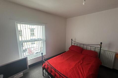 Front bedroom.jpg