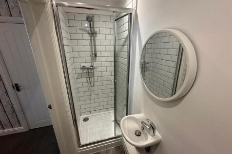 En-suite (2).jpg