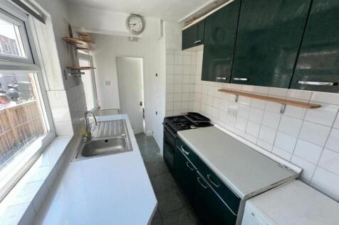 Kitchen.JPG