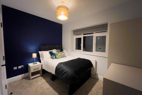 Bed 3.jpg