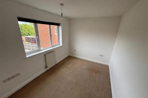 rear bedroom.jpg