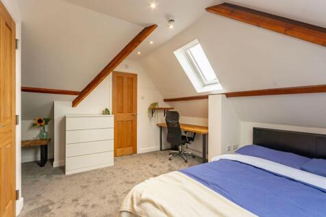 Room 6 - bedroom (2).jpeg