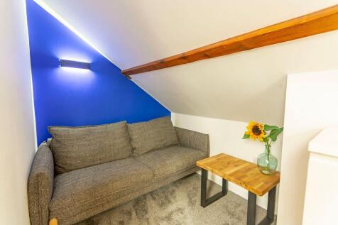 Room 6 - bedroom (3).jpeg