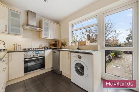 Fairlawn Close-8.jpg
