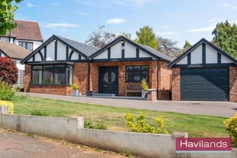 Eversley Crescent-22.jpg