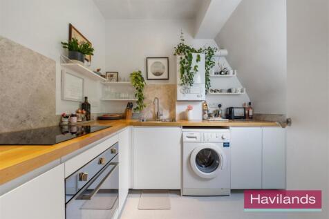 Cosgrove Close-9.jpg