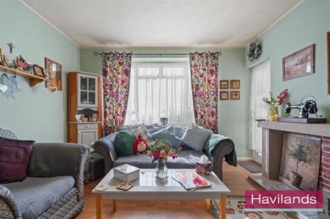 Merryhills Court-11.jpg