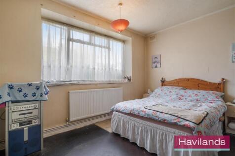Merryhills Court-6.jpg