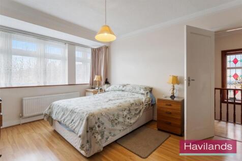 Lowther Drive EN2-3.jpg