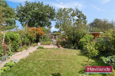 Lowther Drive EN2-19.jpg