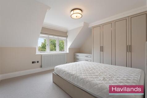 Eversley Crescent-10.jpg