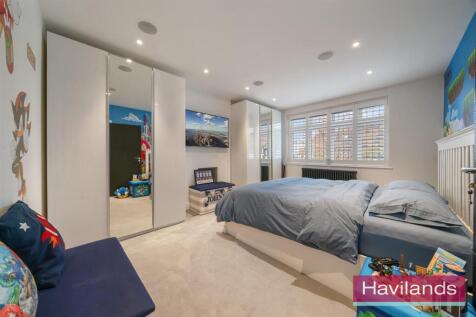 Broadfields Avenue-7.jpg